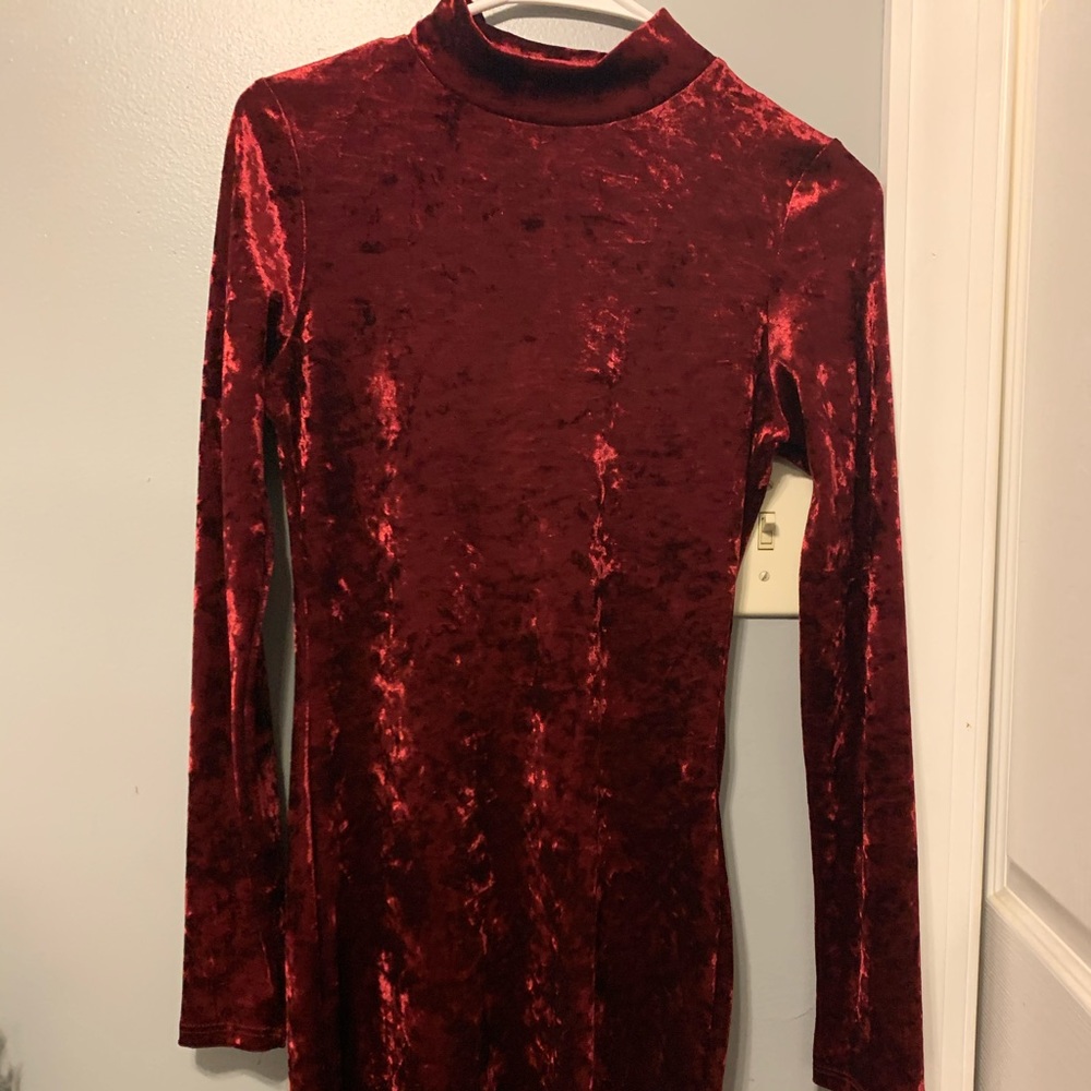 long sleeve velvet dress